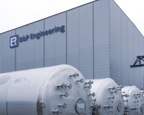 Budowa fabryki produkującej elektrolit trwa